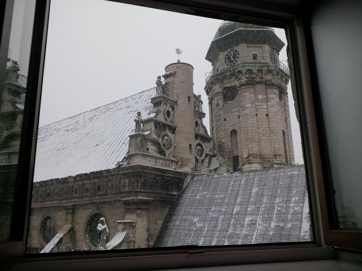 Lviv Amazing Rooftop Apartment Bagian luar foto