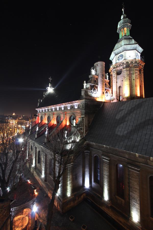 Lviv Amazing Rooftop Apartment Bagian luar foto