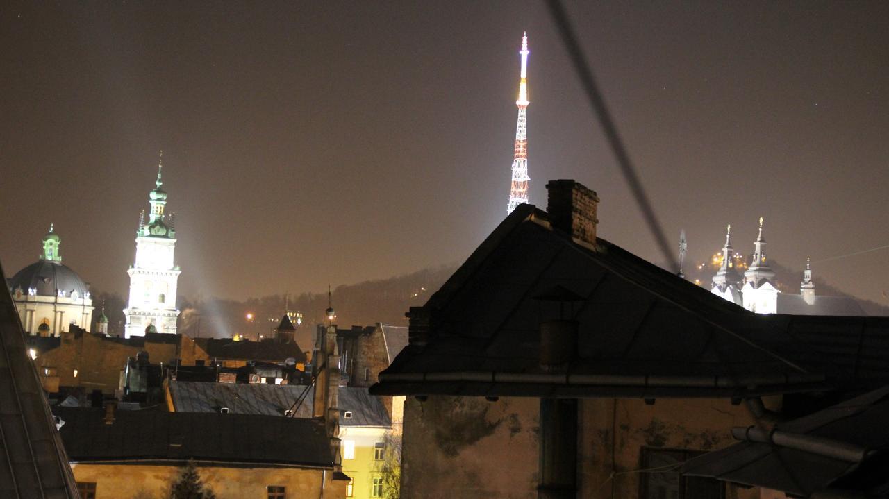 Lviv Amazing Rooftop Apartment Bagian luar foto